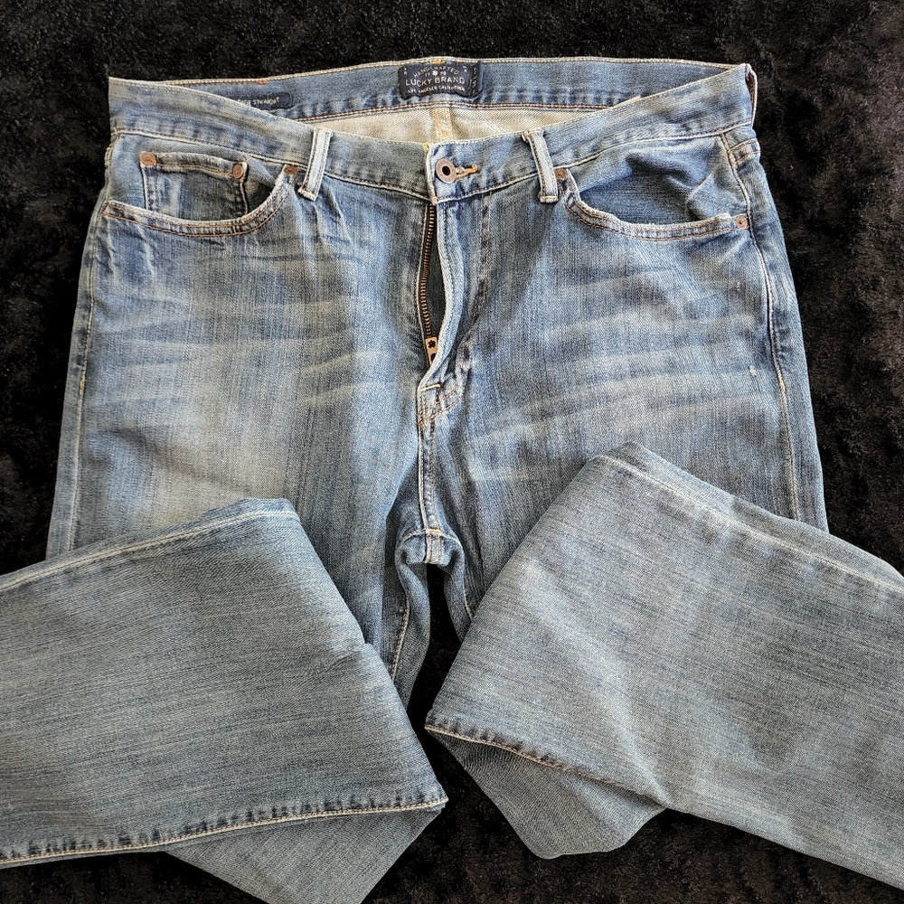 34/34 363 Vintage Straight Lucky Brand Jeans, only Worn once